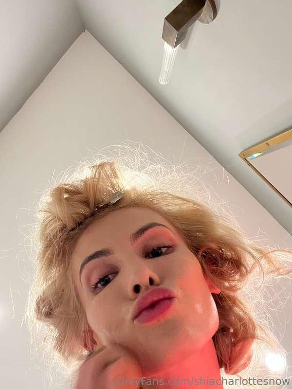 Baby what’s wrong with a hot mess?💁🏼‍♀️