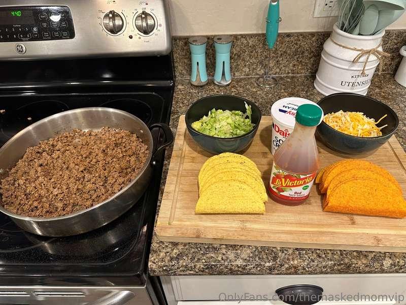 Taco Tuesday! Who wants my taco? 😉