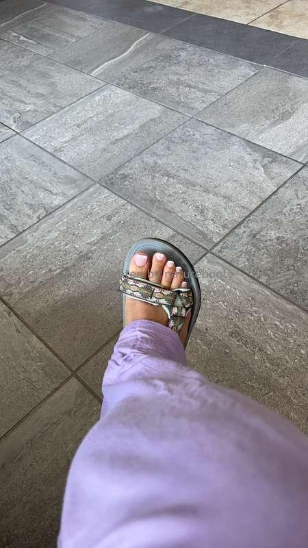 Do you like my toes ☺️💗