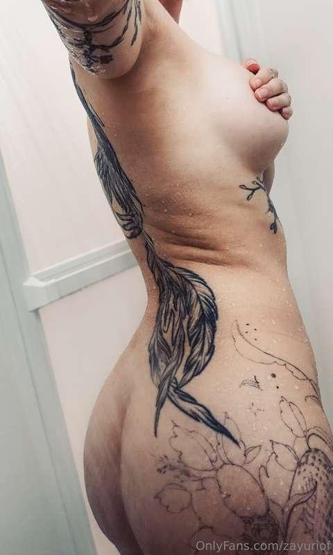 Sooo here are the first implied nude selfies I was talking a..