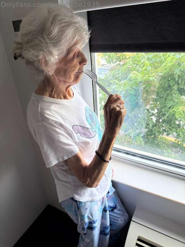 Age comes with wisdom… and foot pics that pay rent.