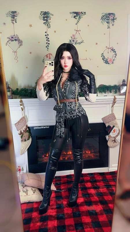 Yennefer cosplay for December Tier 6B 