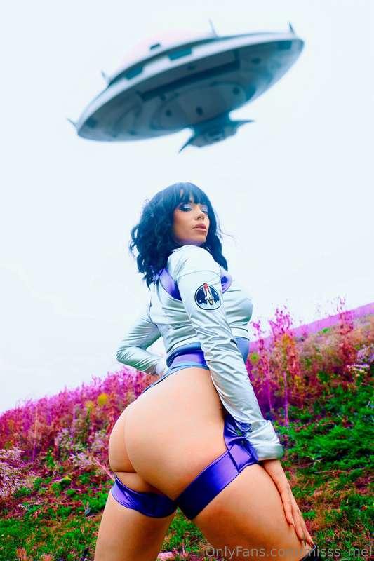 Space travel and chill ? 👽🪐