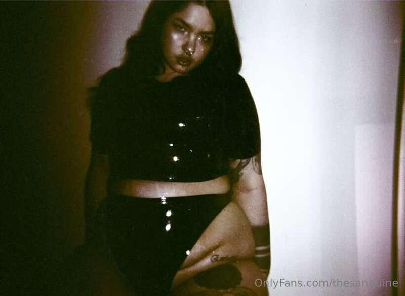 film by @eroticomplex.x on IG
for my fellow latex lovers