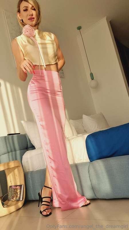How do you like my satin outfit?  The skirt is so tight on m..