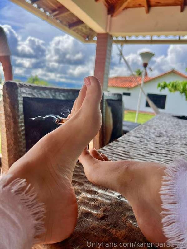 Te fumarías este blunt ? ☀️🤤 directo de mis pies 🦶