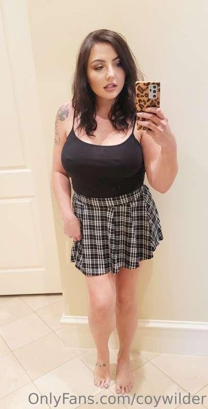 Let's put on our comfy clothes and cuddle 🥵
@coyandcocky for..