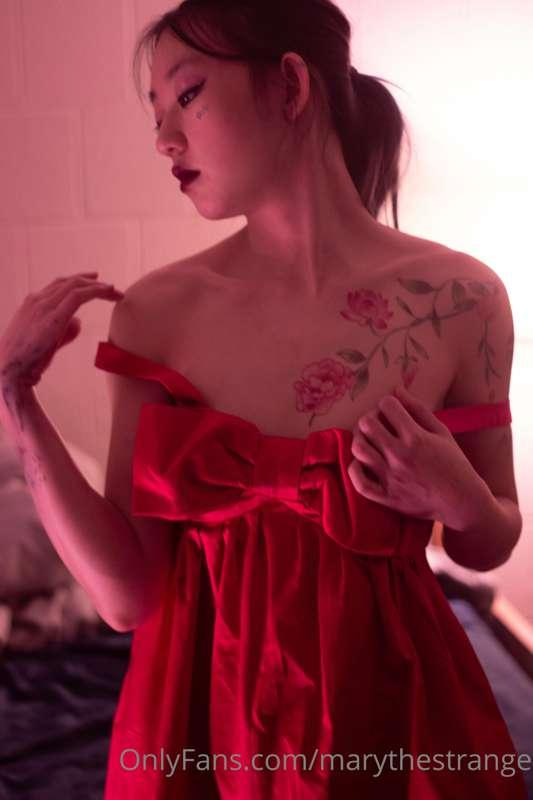 I just love being a tease :p

Sorry about the late Valentine..