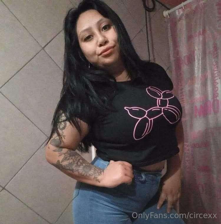 Hello love how are you? 😋 I came to brighten your day or nig..