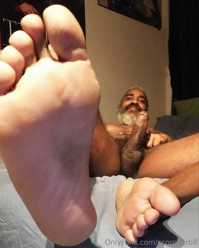 Foot Fetish Friday!  #beard #musculardaddy #gay #feet #gaycr..