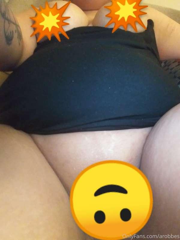 Taking requests today 🔥🔥 DM me 📨 
Also don't forget get to s..