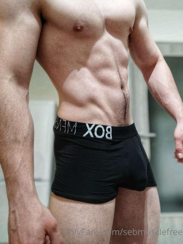 Who like black underwear? 👅 
💦 for tons of my naked videos a..