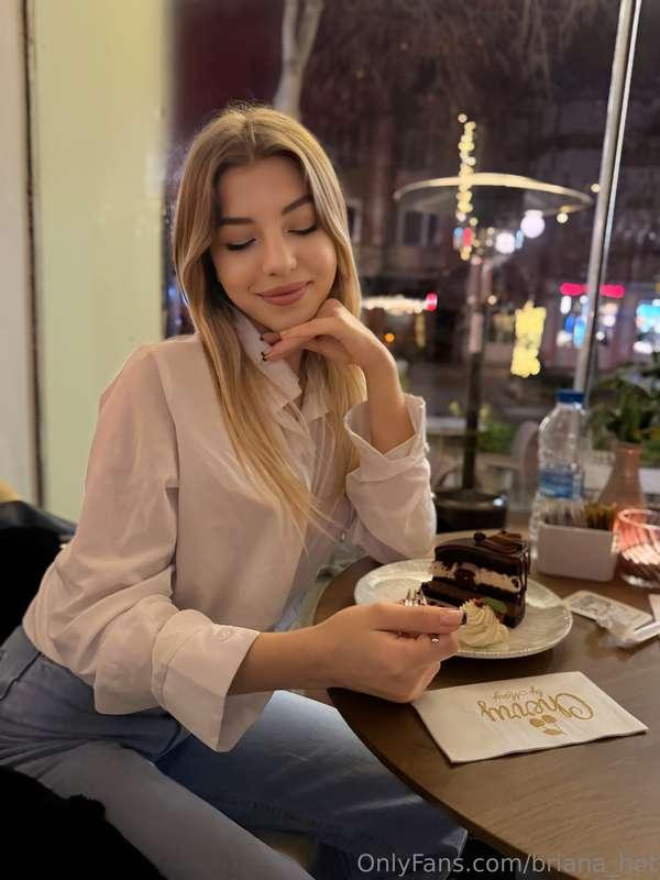 Hi everyone! 💕My day is going really well😏 Had a cool time w..