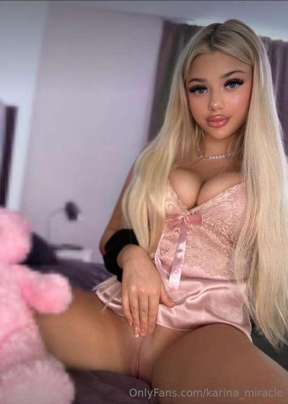 https://onlyfans.com/daisyrae18/c88‼️ Wanna see what this so..