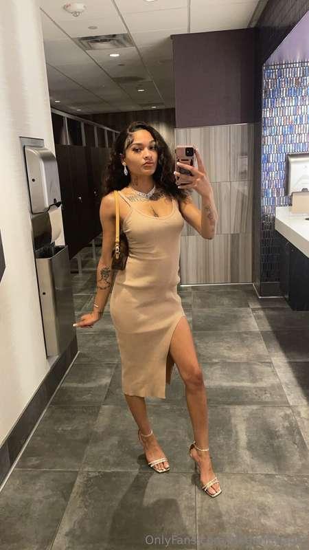 Going LIVE tonight @8pm Be ready to Tip 😘