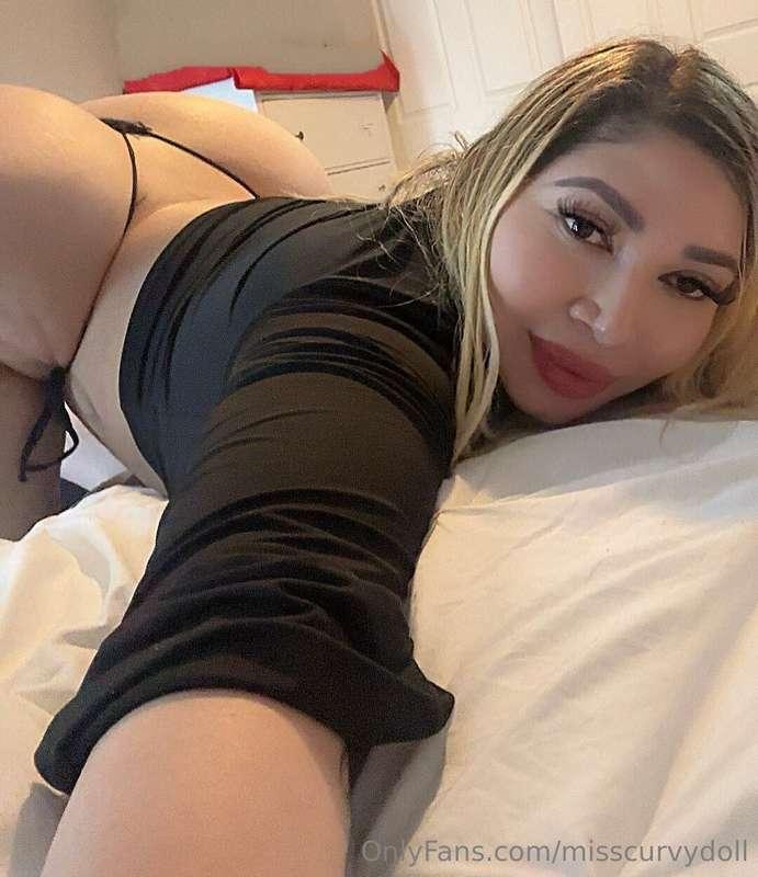 Que me harías si te espero así en tu cama ?