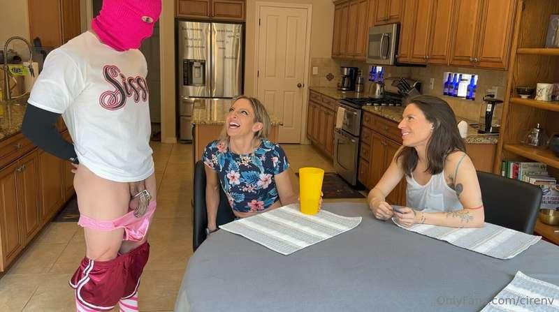 Bitching out my cuck hubby is great. It’s even better when I..