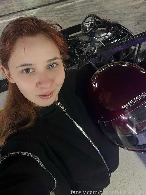 Will you take me for a ride?🥰🤭😃

#real #barelylegal #ginger #cute #outside #public #eyes