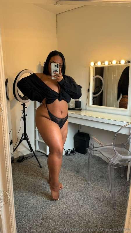 𝐇𝐀𝐏𝐏𝐘 𝐁𝐀𝐍𝐊 𝐇𝐎𝐋𝐈𝐃𝐀𝐘🖤 @misslivvukk