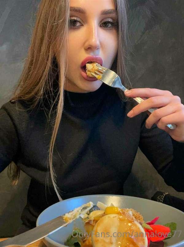 💜🎀😍🍌♥👀I like to eat tasty dishes ! Bust most of all i love t..