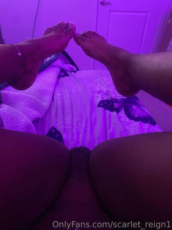 pretty pussy, pretty feet