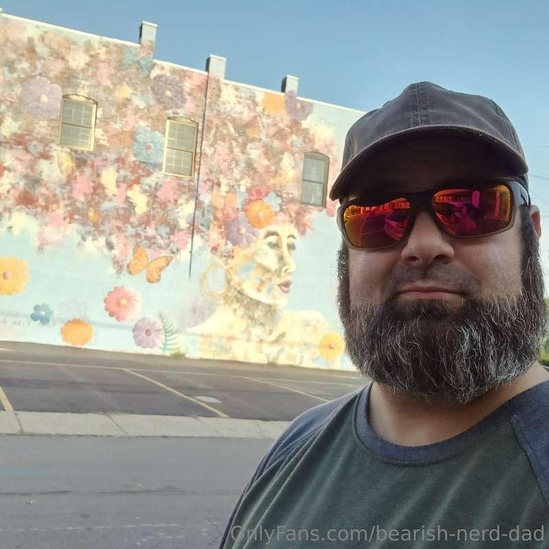 bearish-nerd-dad image #0