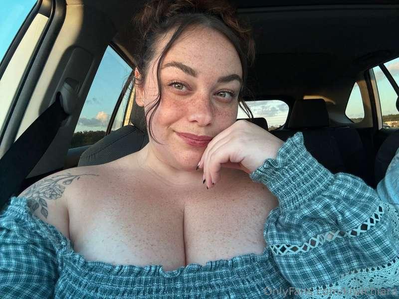 Trying to do terrible things in this sundress 🥵✨