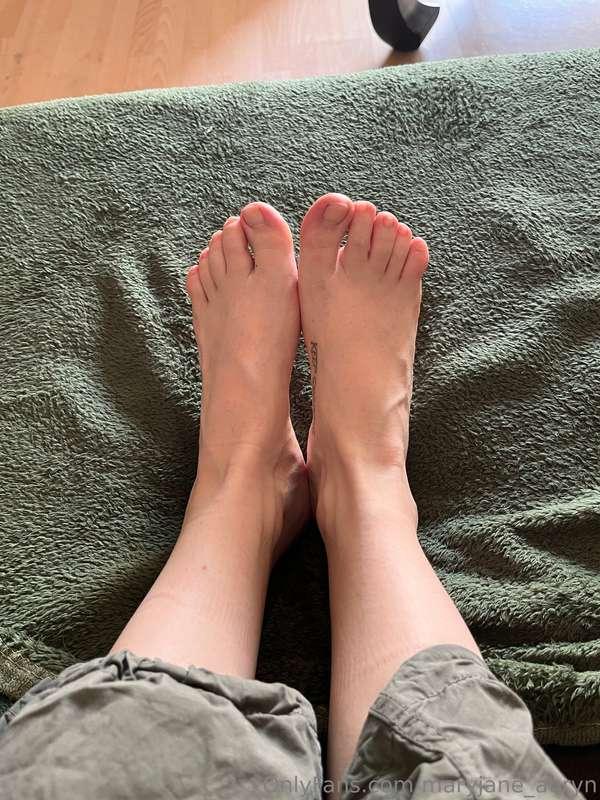 Anybody up for some foot content? 😊