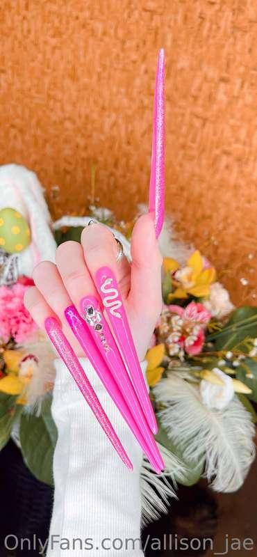 My extra long pink snake nails💖