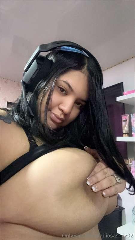 My king leave me a message if you want to have a nice kinky ..