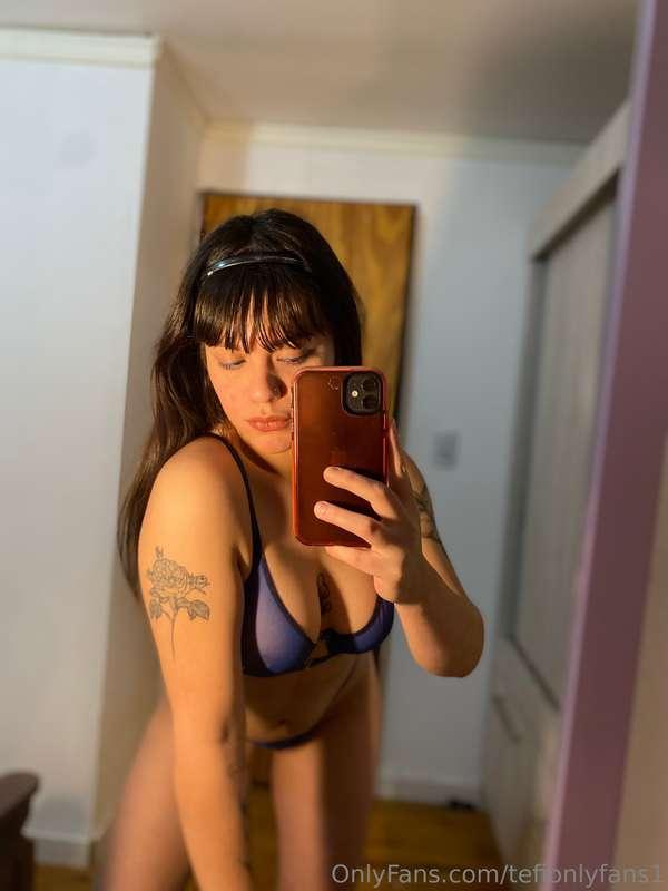 Hello darlings. I am available for video call😘