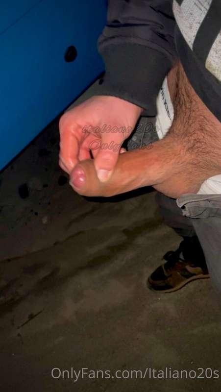 🇬🇧 There’s always some cum left inside to suck out 👄 💦 💦   🇮..