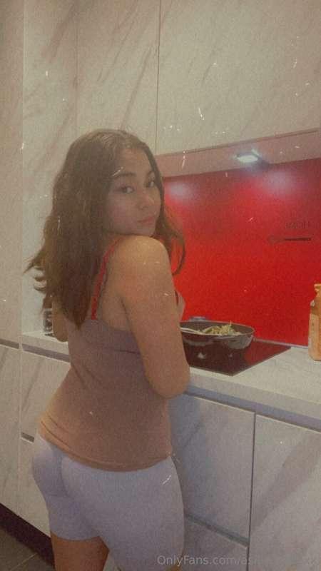 Cooking some yummy dinner 🤤