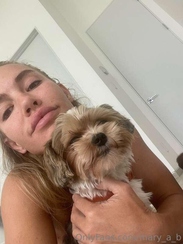 Are we gorgeous or what? 🐶👱🏼‍♀️