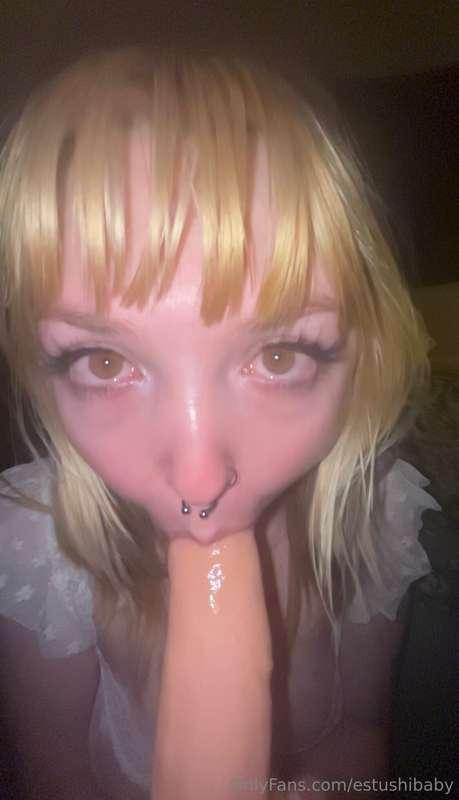 drool girl and lover of blow jobs 🥰 (check ur dms for vid)