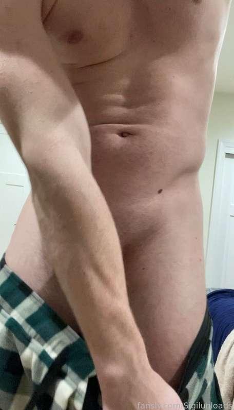 Can you lend a hand over here 🖐️ 🥰

#fyp #nude #male #solo #jerking #masturbate #moaning #muscular