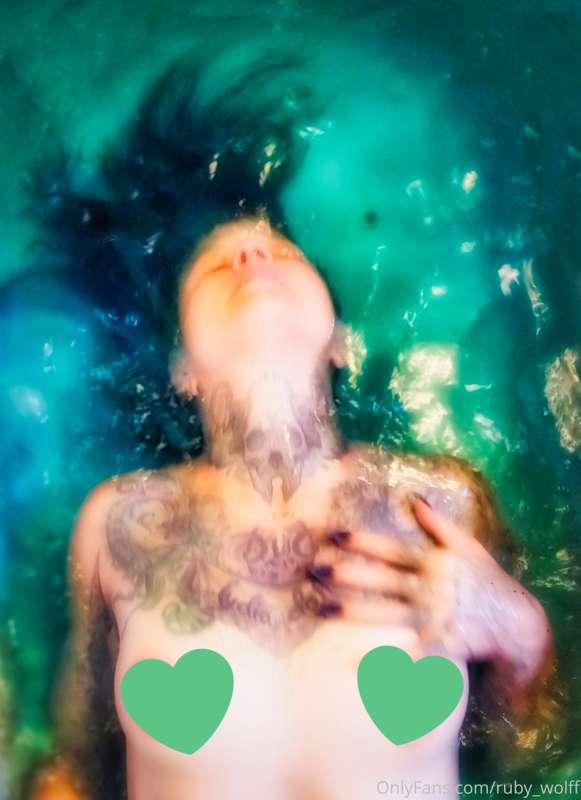 ▒█░░▒█ ▒█▀▀▀ ▀▀█▀▀ 
▒█▒█▒█ ▒█▀▀▀ ░▒█░░ 
▒█▄▀▄█ ▒█▄▄▄ ░▒█░░

..