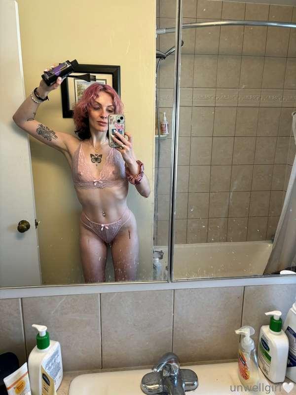 unwellgirl image #0