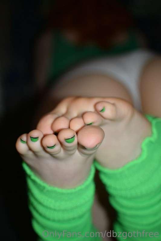 Get access to the full set from this photoshoot and hundreds..