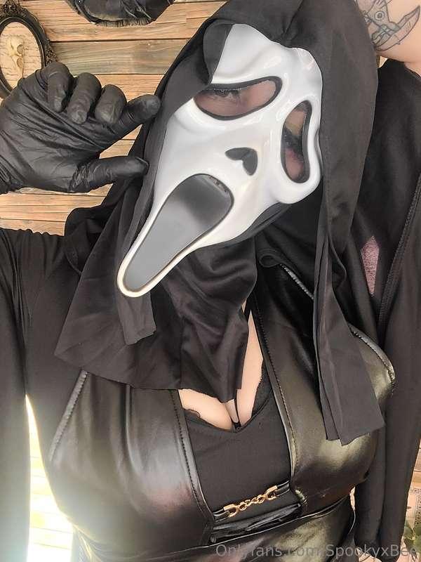 Whats your favorite horror movie?