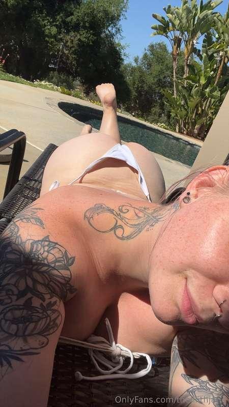 Would you fuck me poolside???
