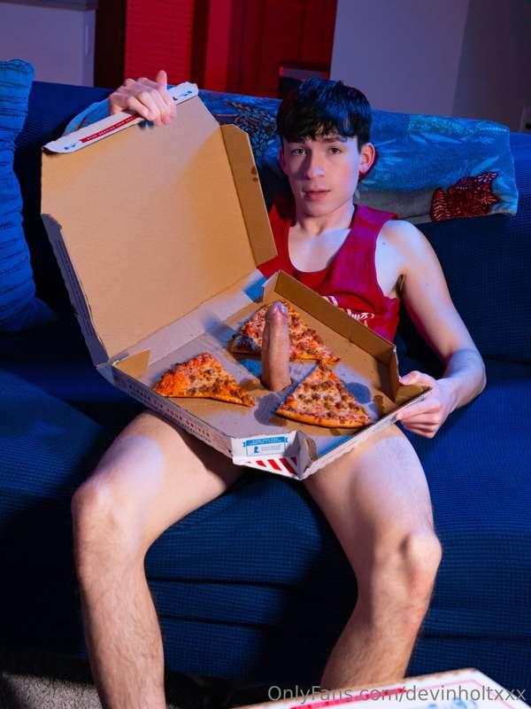 happy national pizza day! 🍕 you like sausage, right? ;)