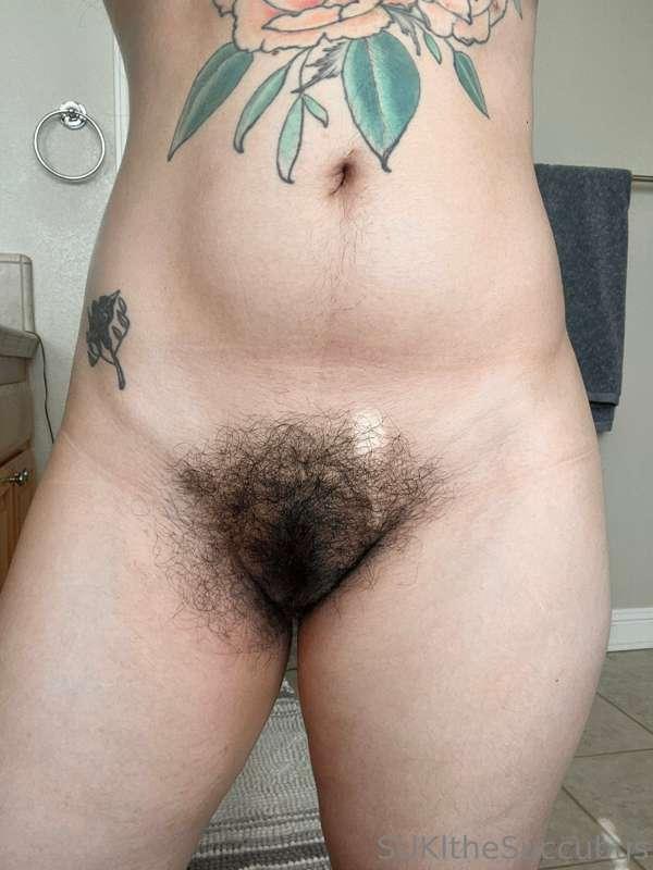 Behold, the biggest bush of onlyfans!!