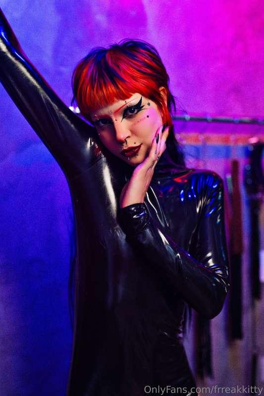 Latexxx girl 🖤⛓️With my babyboy @gsxxxv 