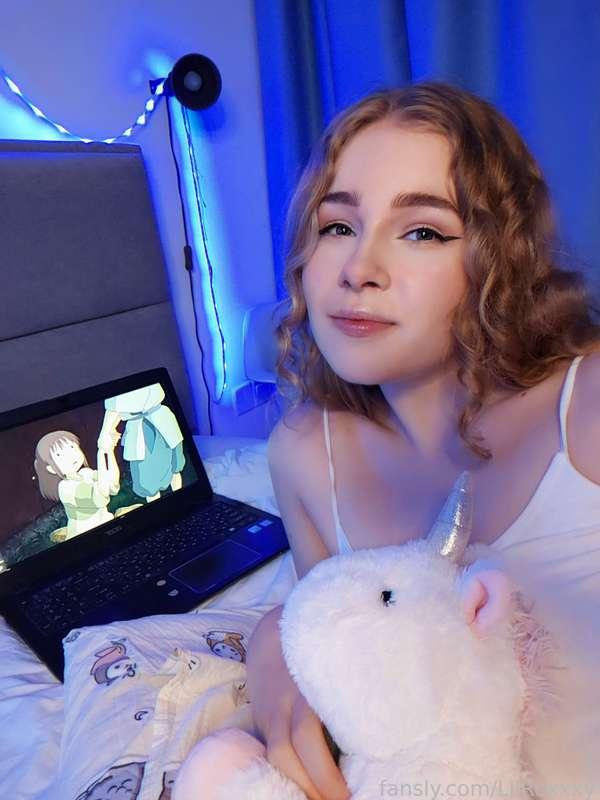 It's Friday finally! I'm going to watch my favorite movies and...  talk to you!💕 Let's have some fun together and don't get bored! 🤭


#fyp #babygirl #teen #boobs #gfe #girlfriend #hot #horny #friday