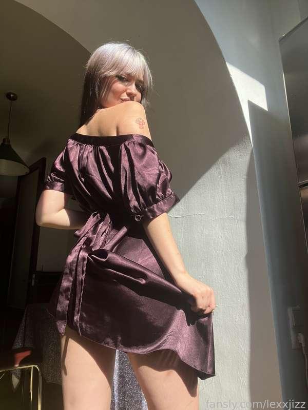 i feel like a princess👑 

#dress #shoes #legs #ass #booty #princess #pretty #cute #young #girlnextdoor 