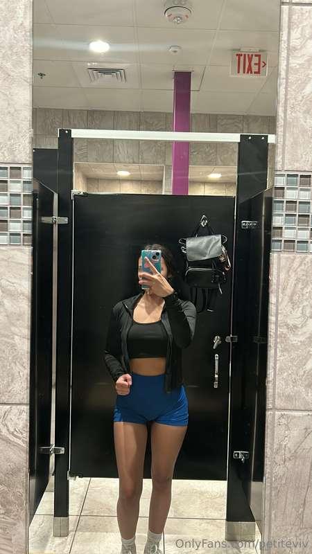 More gym pics 😌 peep the camel toe 🐫💕✨