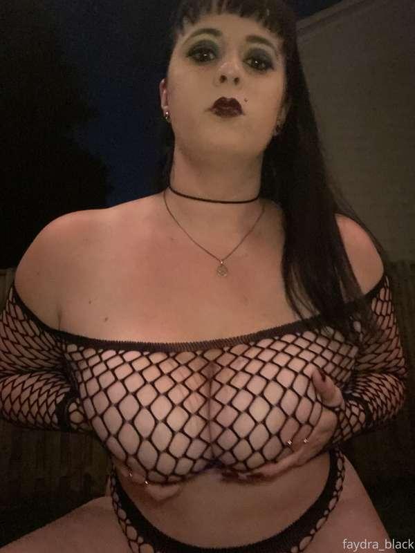Goth chicks in fishnets 🖤🖤🖤🖤Repost. I’m healing slowly from ..