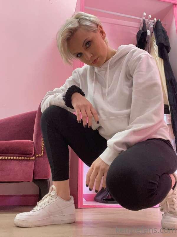 Feeling so sexy in my new haircut