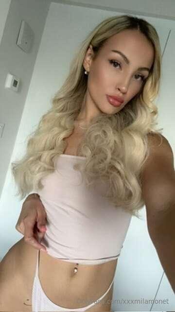 Feeling extra horny tonight, better hurry to my messages so ..